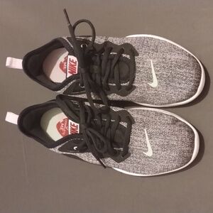 Nike Flex TR9 Women's Shoes 6 EUC